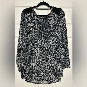 Worthington Women’s 1X Black & Gray Animal Print Top